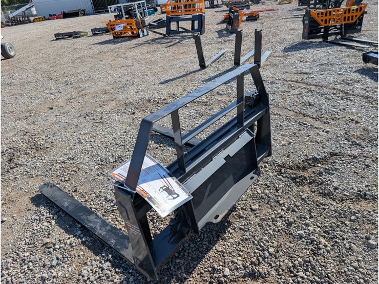 landhonor-mini-skid-steer-42"-forks-image-3