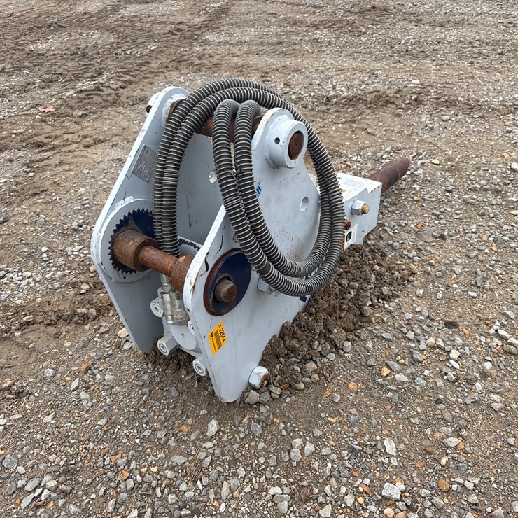 #22614 • Switch Hitch F9TLB Backhoe/Trackhoe Hammer F988791