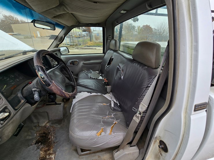 1997-chevrolet-k2500-image-38