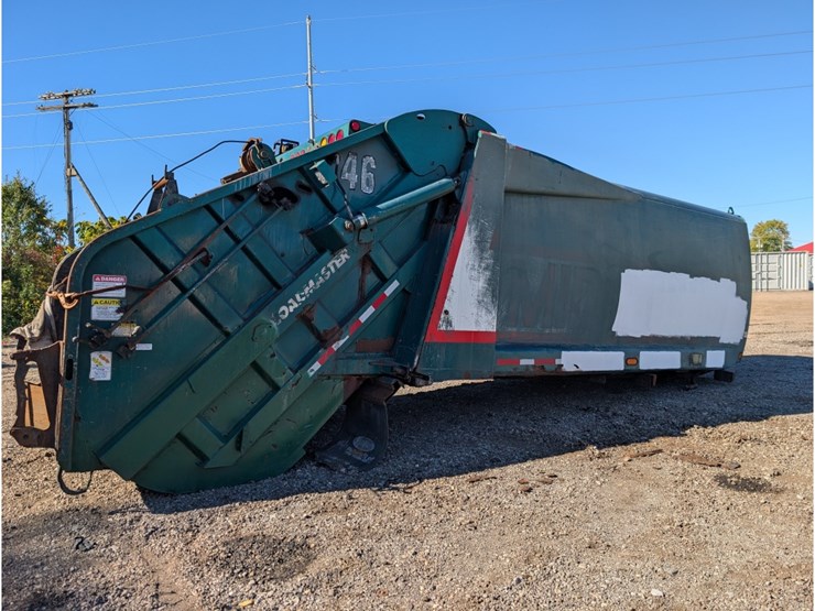 loadmaster-sxl27-trash-compactor-image-5