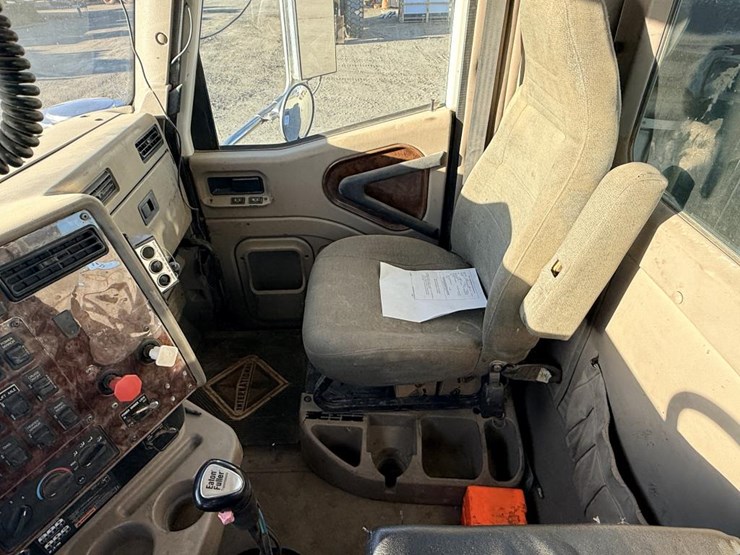 #1980-•-2008-international-eagle-day-cab-truck-tractor-image-34