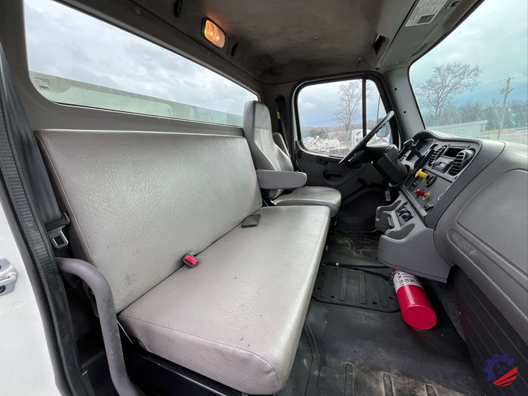 2017-freightliner-m2-s/a-tank-truck-image-61