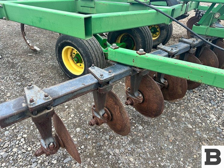 john-deere-2700-image-32