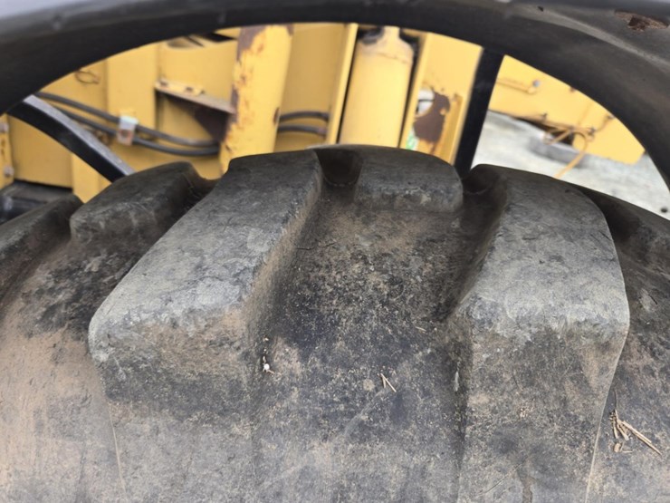 caterpillar-th83-image-57