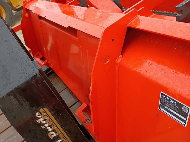 2022-kubota-la526-image-130