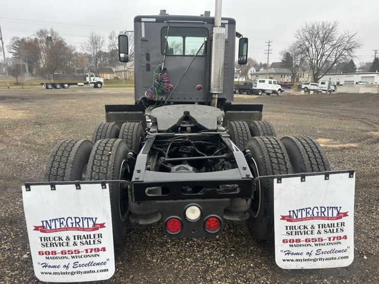 #1675-•-2016-freightliner-harrison-glider-kit-day-cab-truc-image-4