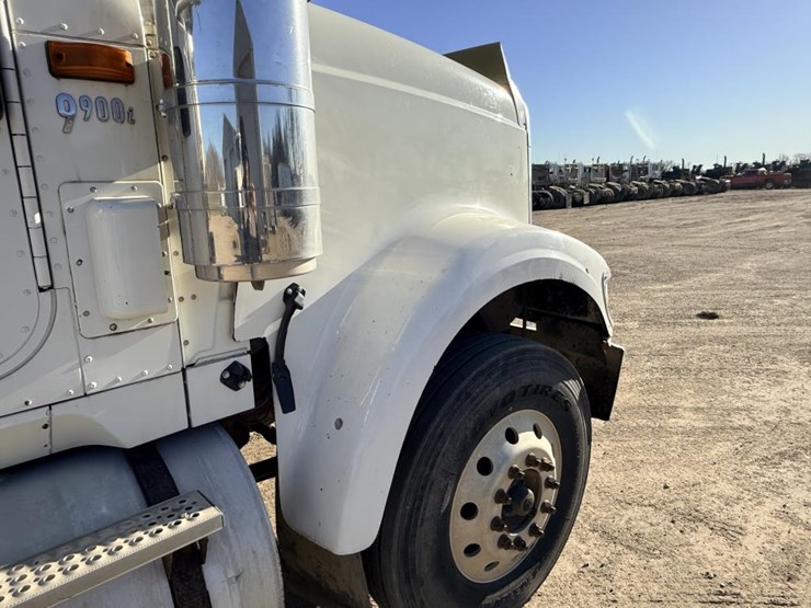 #1974-•-2008-international-eagle-day-cab-truck-tractor-image-25