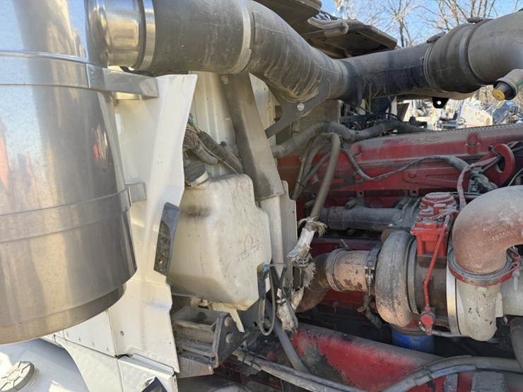 #1955-•-2008-international-eagle-day-cab-truck-tractor-image-21