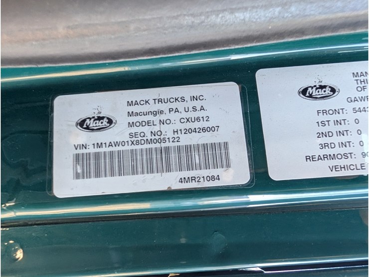 2013-mack-cxu612-day-cab-image-28