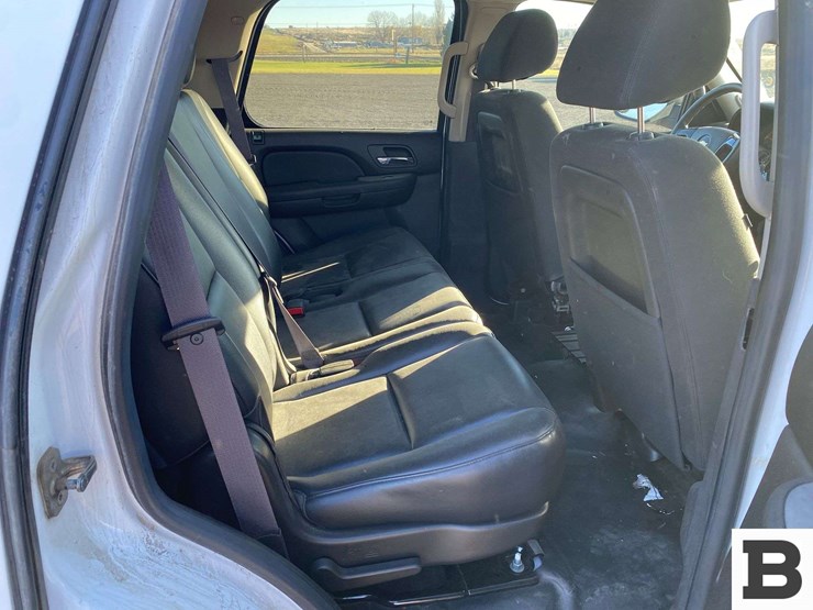 2012-chevrolet-tahoe-image-17