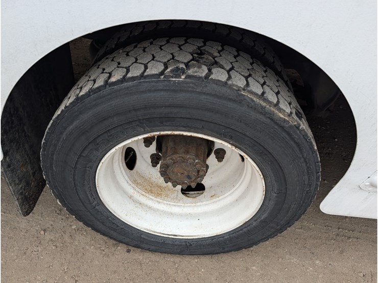 2016-freightliner-mt55-image-4