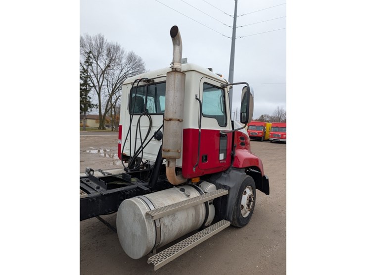 2007-mack-cxn613-daycab-image-3