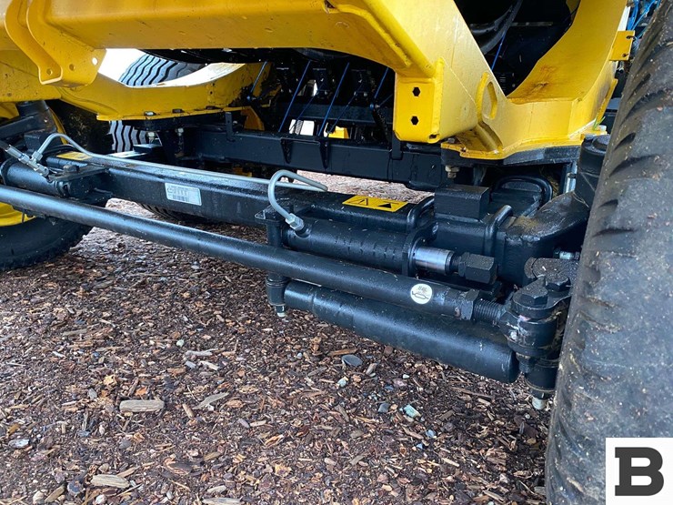 new-holland-340-image-41