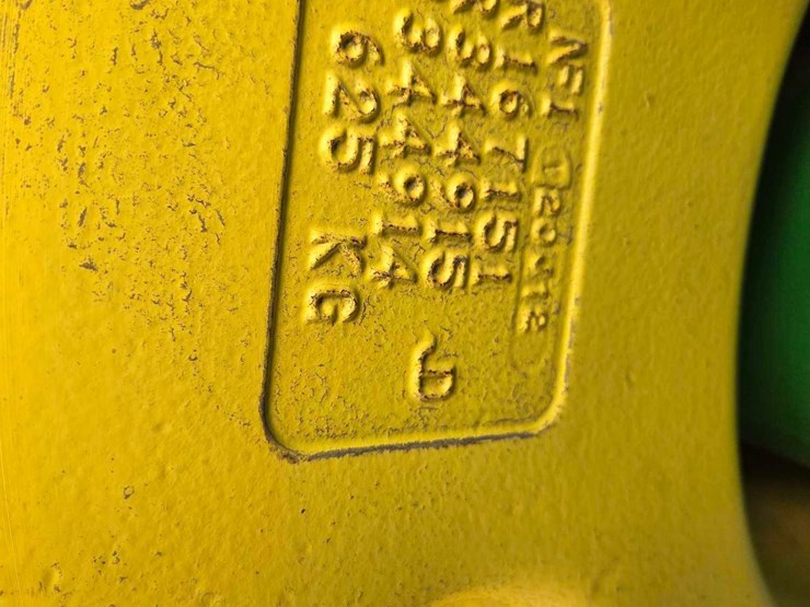 2012-john-deere-8285r-image-39