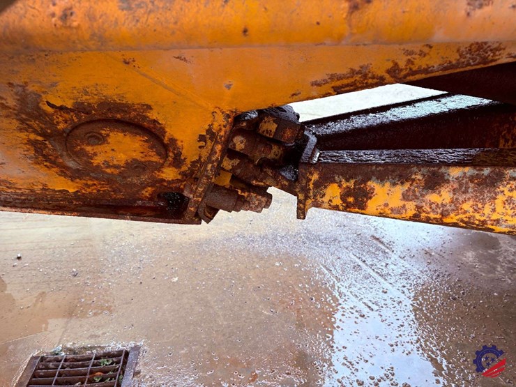 1995-volvo-a30-image-32