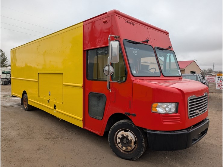 2017-freightliner-mt55-image-3