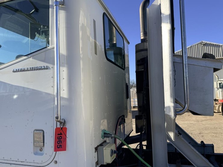 #1965-•-2008-international-eagle-day-cab-truck-tractor-image-13