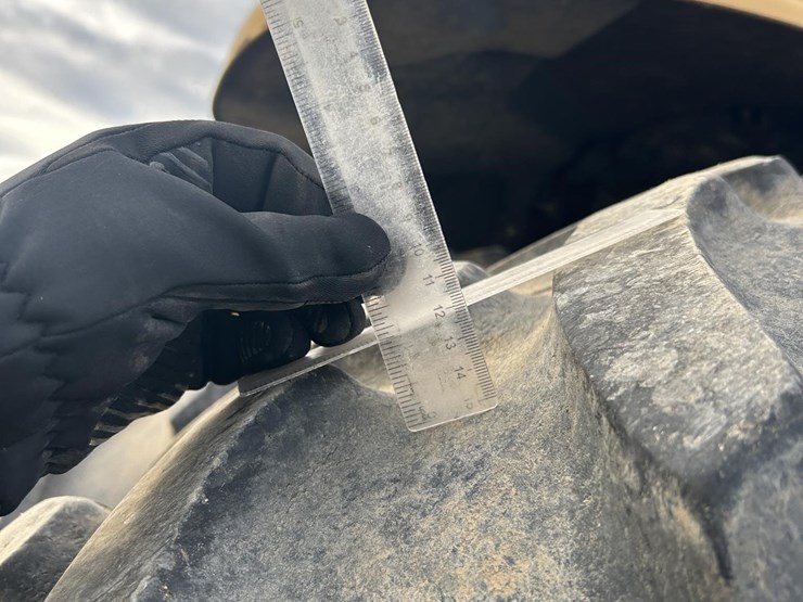 2014-challenger-mt585d-image-35