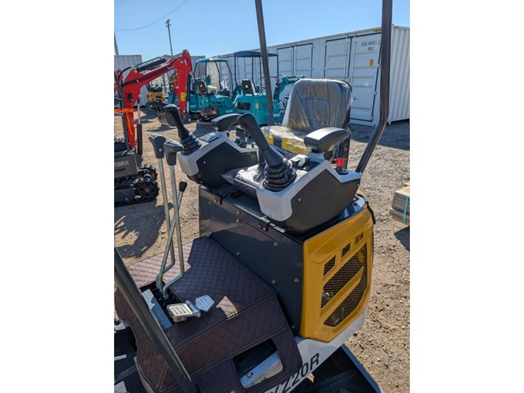 cfg-xz20r-mini-excavator-w/-mechanical-thumb-image-7