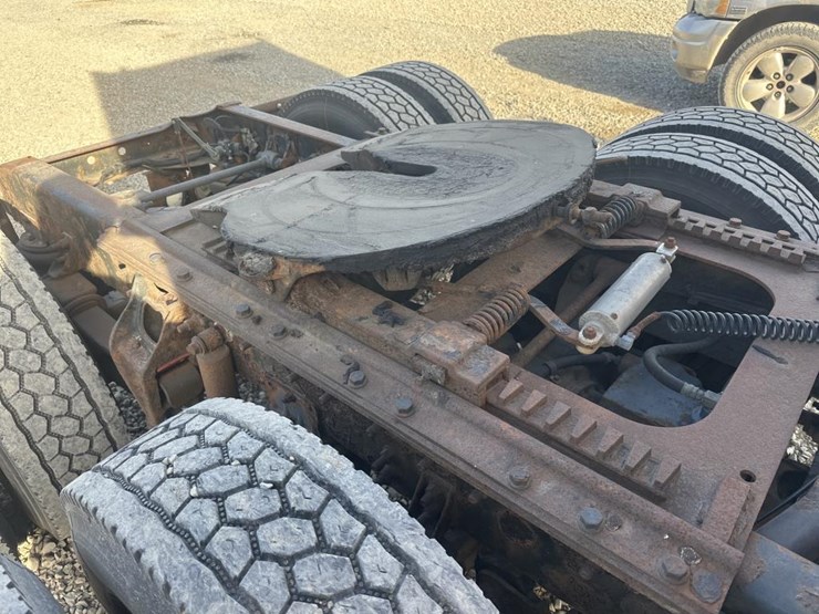 2000-international-9200i-image-20