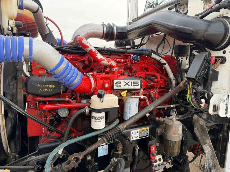 2018-peterbilt-389-image-9