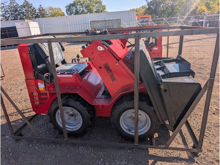 agt-sda-140w-mini-wheel-loader-image-3
