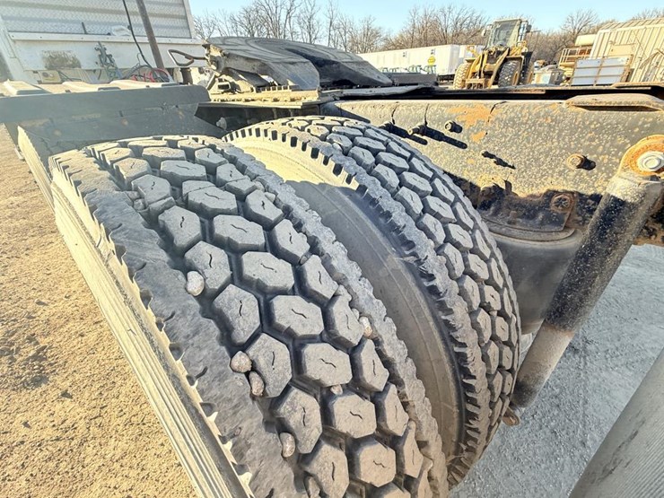 #1980-•-2008-international-eagle-day-cab-truck-tractor-image-57