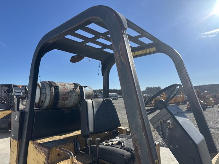 caterpillar-t80d-image-12