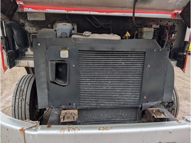 2017-freightliner-mt55-image-10