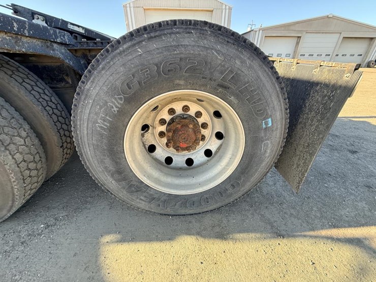 #1974-•-2008-international-eagle-day-cab-truck-tractor-image-60