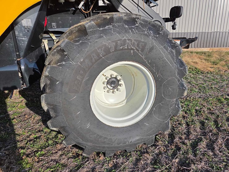 2010-new-holland-cr9065-image-23