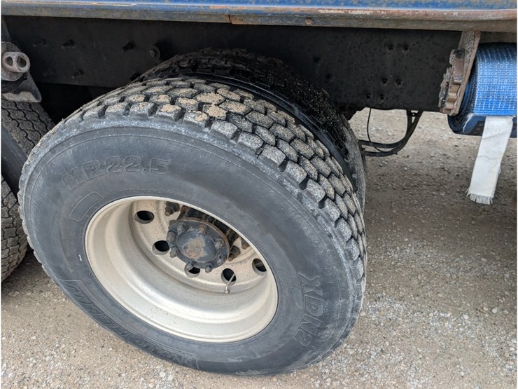 2017-mack-gu813-shingle-conveyor-image-8