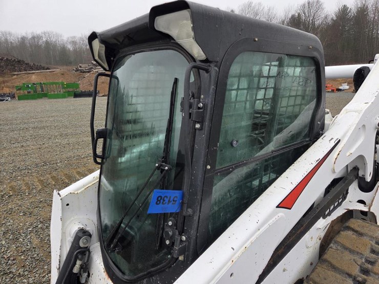 2020-bobcat-t740-image-37