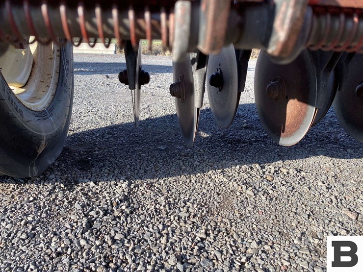 j.i.-case-5300-grain-drill-image-11