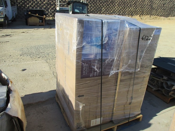 lot-of-7.5'-kingsley-balsam-fir-christmas-trees,-image-1