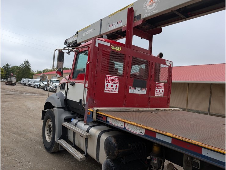 2017-mack-gu813-shingle-conveyor-image-14