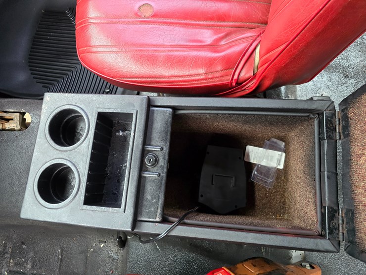 1986-dodge-ram-charger-image-90