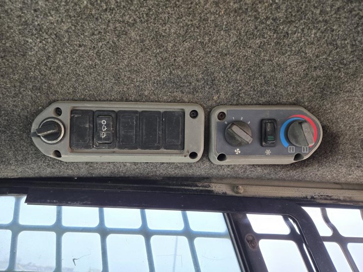 bobcat-t190-image-25