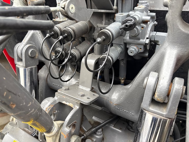 massey-ferguson-4709-image-9