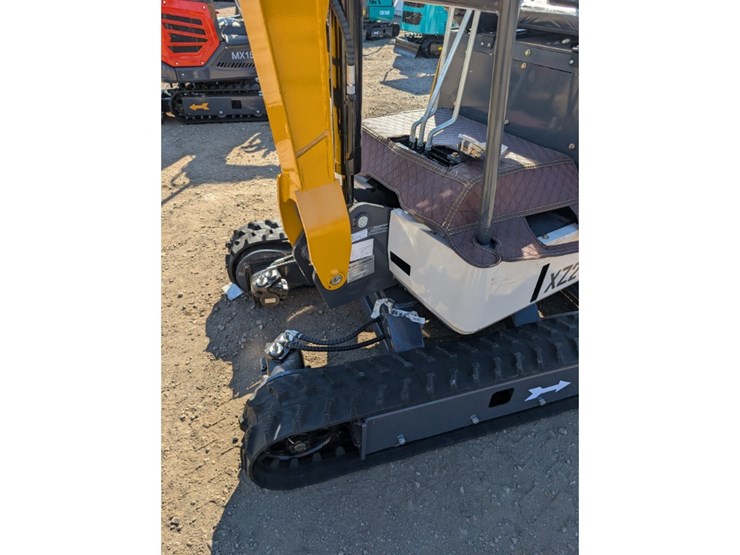 cfg-xz20r-mini-excavator-w/-mechanical-thumb-image-6