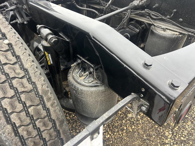 #1675-•-2016-freightliner-harrison-glider-kit-day-cab-truc-image-39