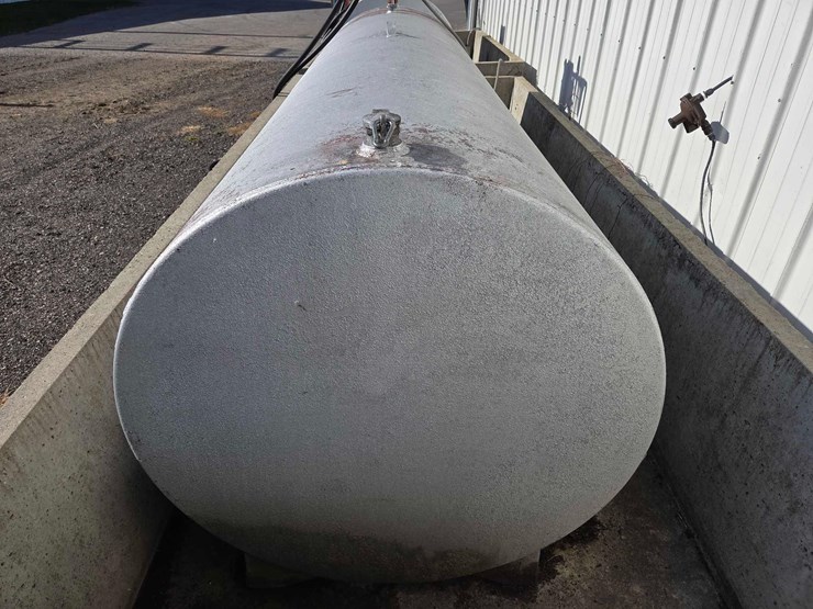 1100-gallon-fuel-tank-w/-fill-rite-35-gpm-pump-&-meter-image-9