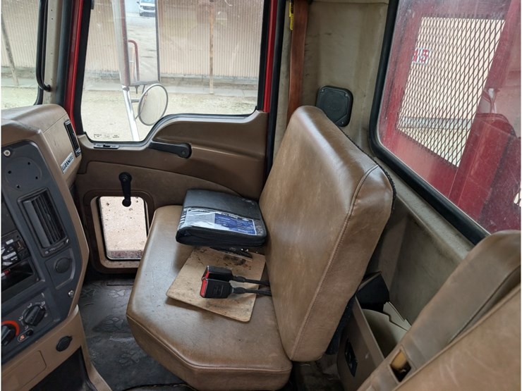 2017-mack-gu813-shingle-conveyor-image-24