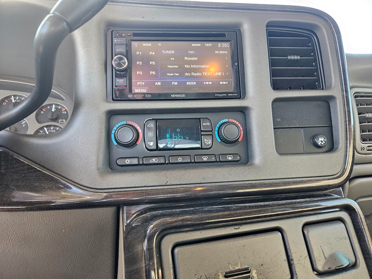 2004-gmc-yukon-image-34