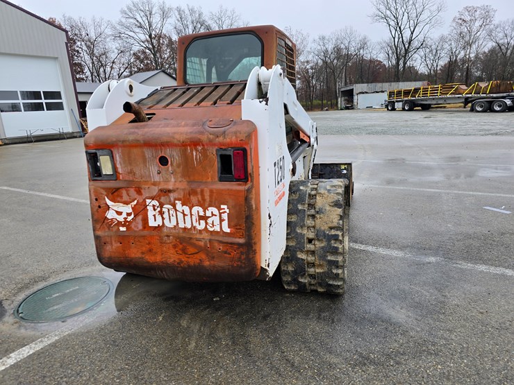 bobcat-t250-image-20