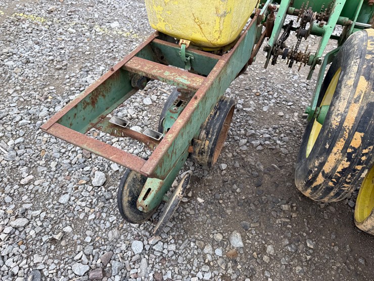 12-john-deere-12-image-31