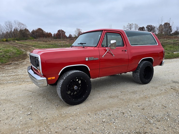 1986-dodge-ram-charger-image-4