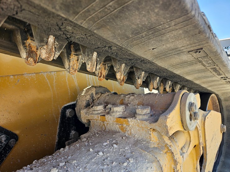 2023-caterpillar-299d3-image-70