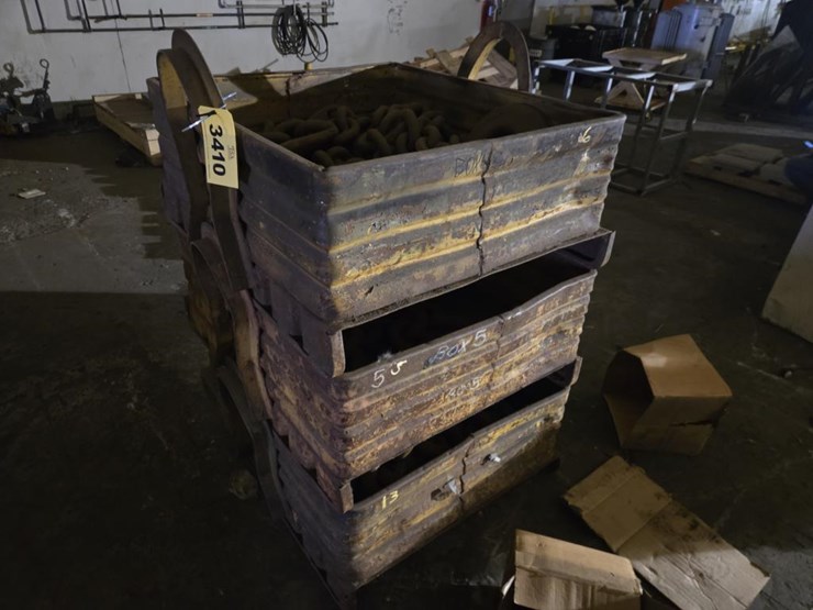 #3410-•-(3)-steel-crates-w/-heavy-duty-chains-image-1