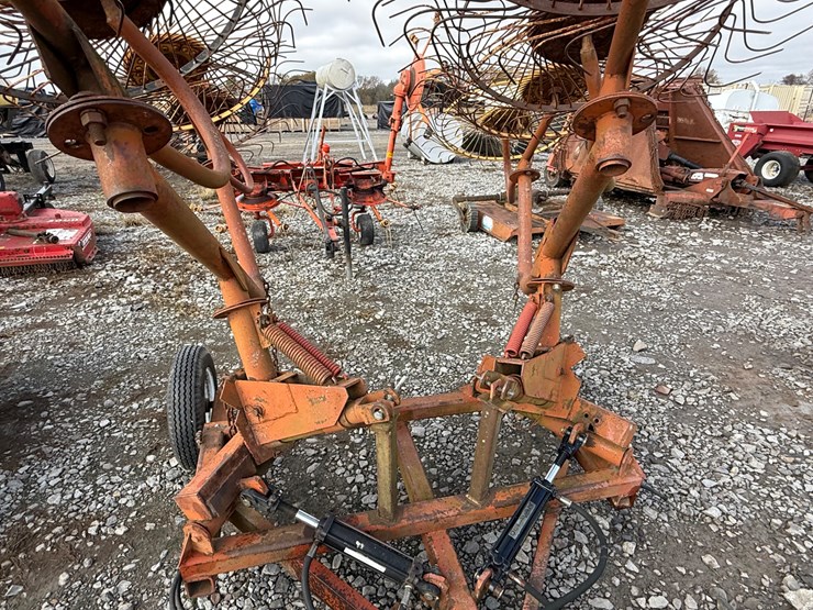#22611-•-8-wheel-hay-rake-image-16